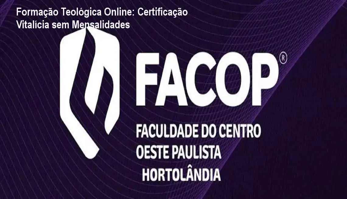 Estudante assistindo videoaula da Formação Teológica em Extensão Universitária com certificado vitalício