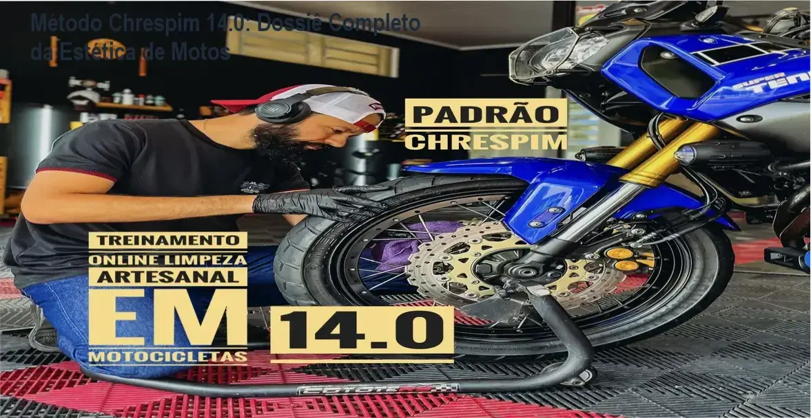 Profissional aplicando técnicas de limpeza artesanal em uma motocicleta de alta cilindrada